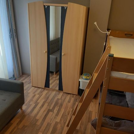 Prague Apartment In Most Near Golf Club, Aqua-Hipo-Autodrom In Мост Екстер'єр фото