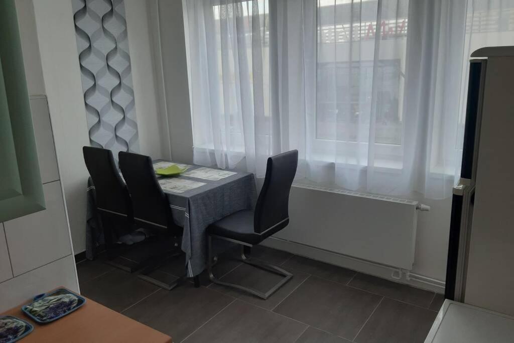 Prague Apartment In Most Near Golf Club, Aqua-Hipo-Autodrom In Мост Екстер'єр фото